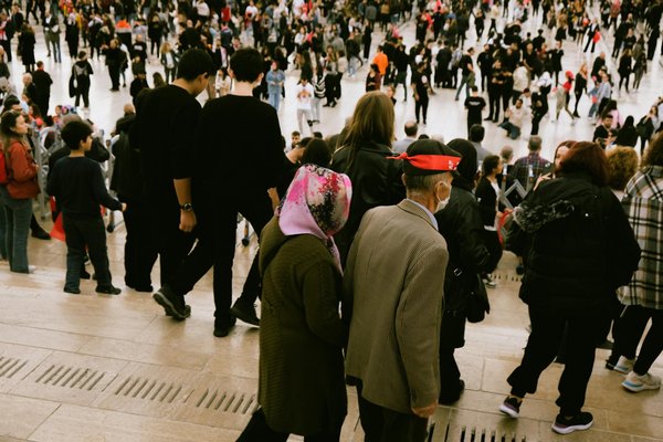 Comment les nouvelles formes de communication redéfinissent-elles les interactions sociales ?